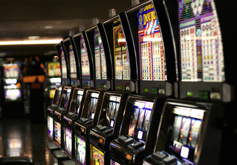 Real Cash Slots vs Free Pokies: What to Play