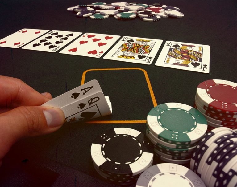 The best poker hands: How to play and win online