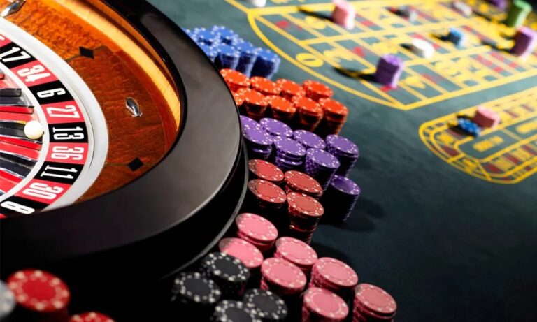 What types of daily challenges work in online casino environments?