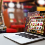 Which online slots offer colossal symbols?